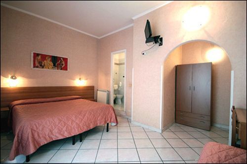 Hotel Clarin Roma