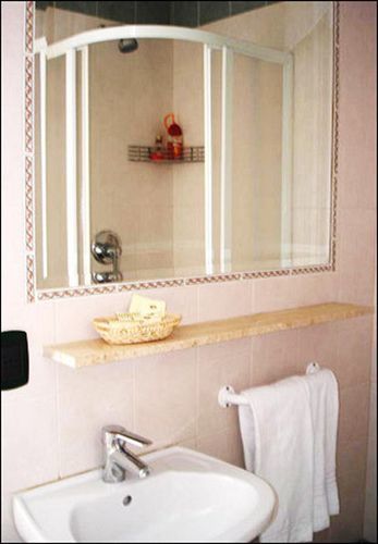 Hotel Clarin 2*