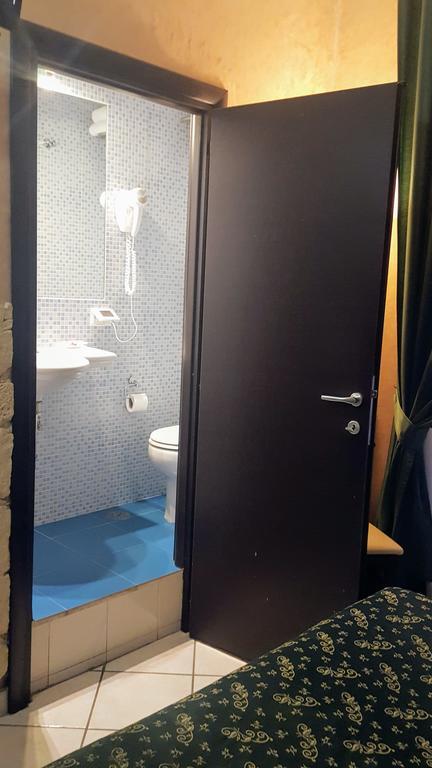Hotel Clarin 2*